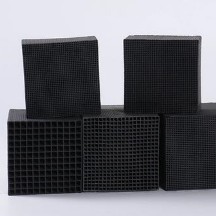 Deodorizing honeycomb activated carbon for spray painting room